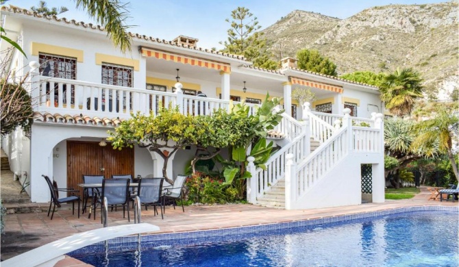 Awesome home in Arroyo de La Miel w/ Outdoor swimming pool, WiFi and 4 Bedrooms
