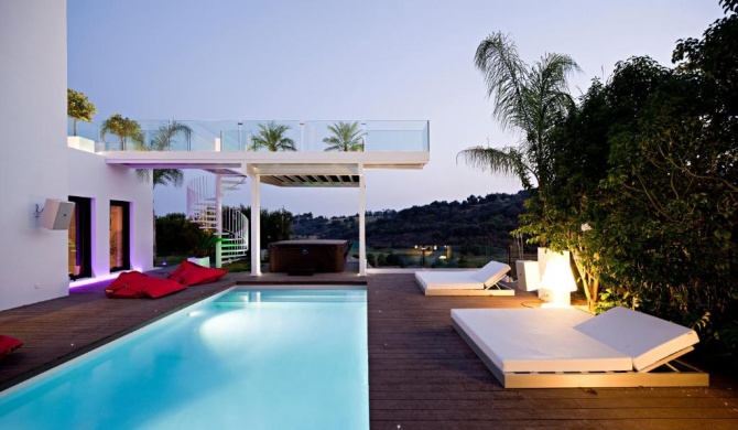 Extreme Luxury -Coolest contemporary villa !