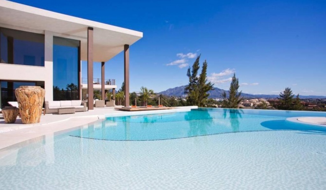 Stunning 9 bedroom villa with sea views
