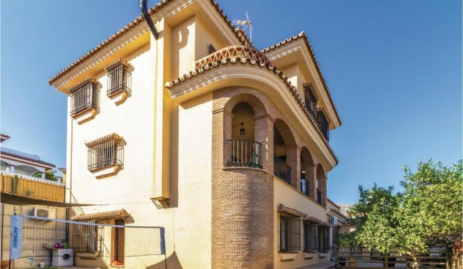 Stunning home in Benalmadena with 5 Bedrooms, Outdoor swimming pool and Swimming pool