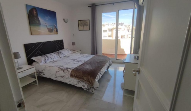 Apartamento en Puerto Marina 204