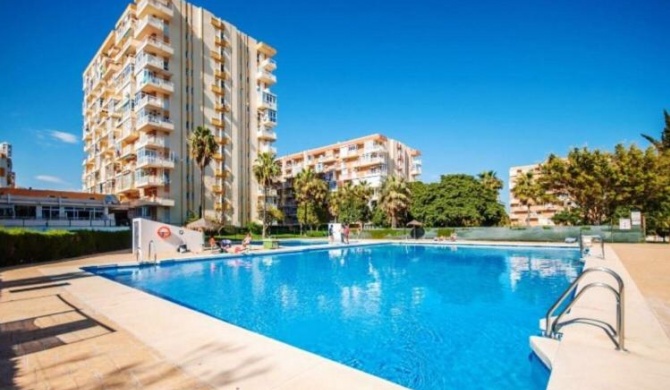 Águila apartamento con vistas al jardin