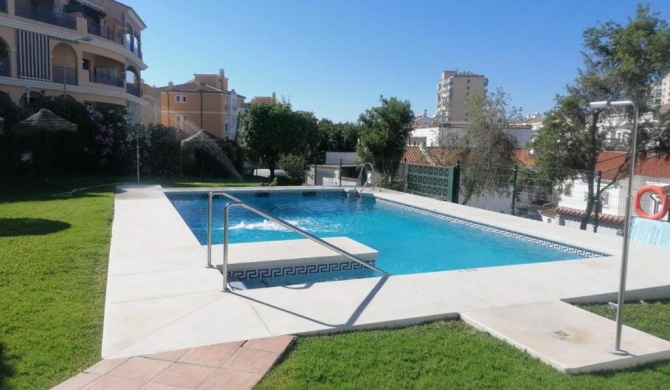 Apartamento en la playa con piscina