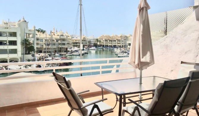 Apartamento en Puerto Marina B32