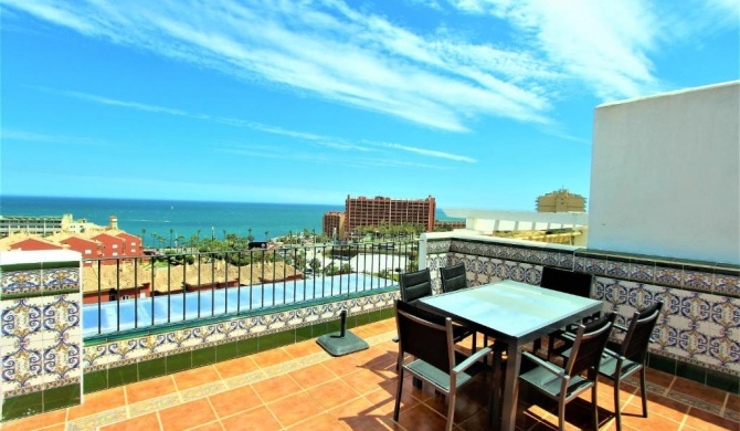 Lomas de Mena, 21 - Ático con vistas al mar - Piscina y Barbacoa - PARKING GRATIS - EXCELENTE CONEXIÓN WIFI