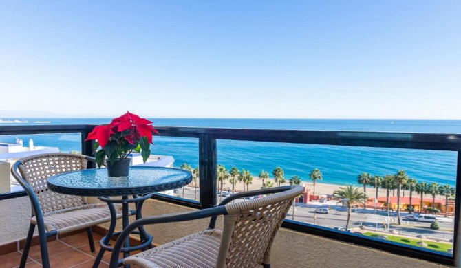 Beachfront Apartment with sea views Aloha Playa Benalmadena