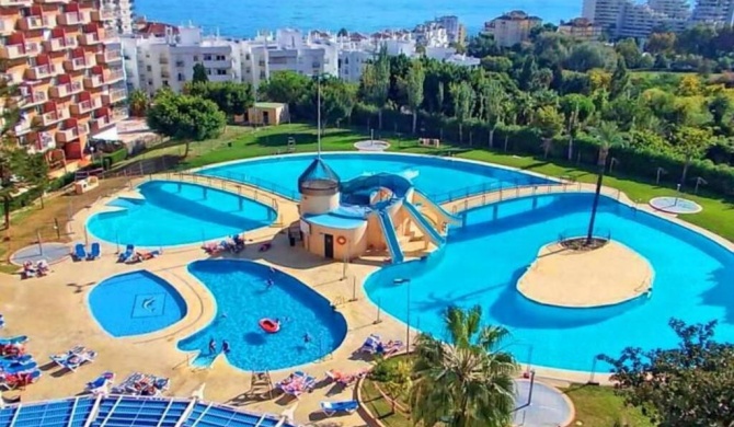 Benalmádena estudio JJupiter 250 m del mar con vistas al mar piscinas