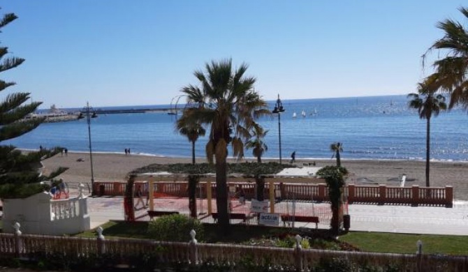 Front beach and swimmingpool in Benalmadena Costa