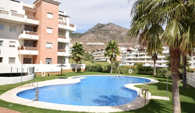 Comfortable apartment on the golf course near the beach and activities