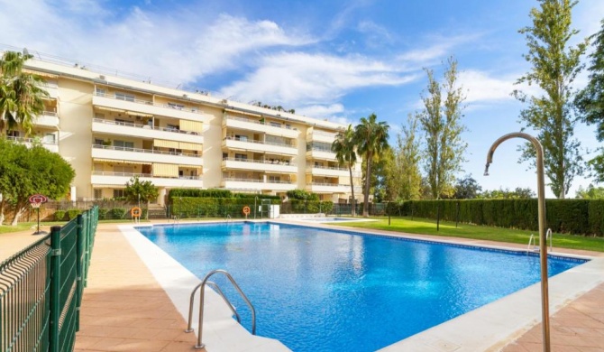 Benalmadena with pool & parking near the beach