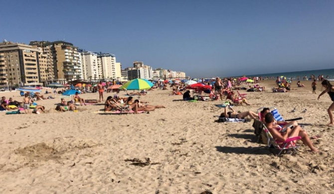 Apartamento cerca de la playa Victoria de Cádiz