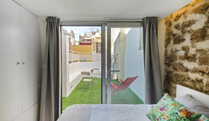 Casa La Muralla MEDIEVAL by Cadiz4Rentals