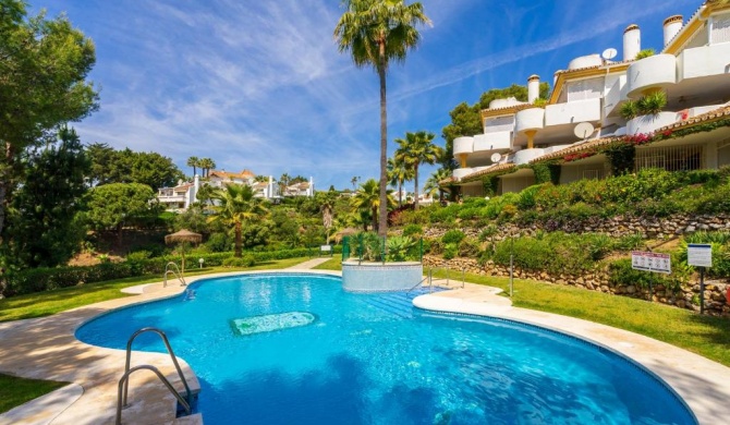 Stunning golf and garden flat in La Siesta Golf Calahonda