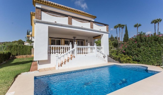 Stylish Villa 3BR 3BA Calahonda - WIFI/POOL/AC