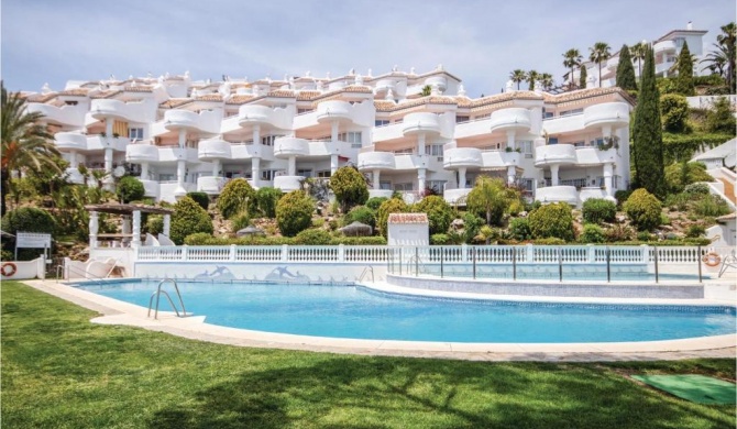 Stunning apartment in Calahonda with WiFi, Outdoor swimming pool and Swimming pool