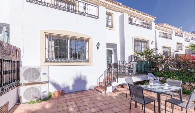 Nice home in Alhaurin El Grande with 3 Bedrooms, WiFi and Outdoor swimming pool