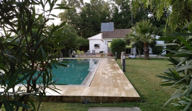 Chalet con Piscina - LAS ADELFAS