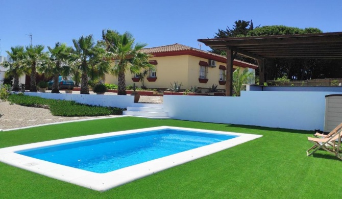 3 bedrooms villa with private pool enclosed garden and wifi at Chiclana de la Frontera 2 km away from the beach