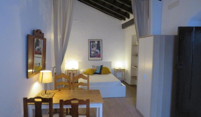 Apartamento y estudio tranquilo centro de Conil