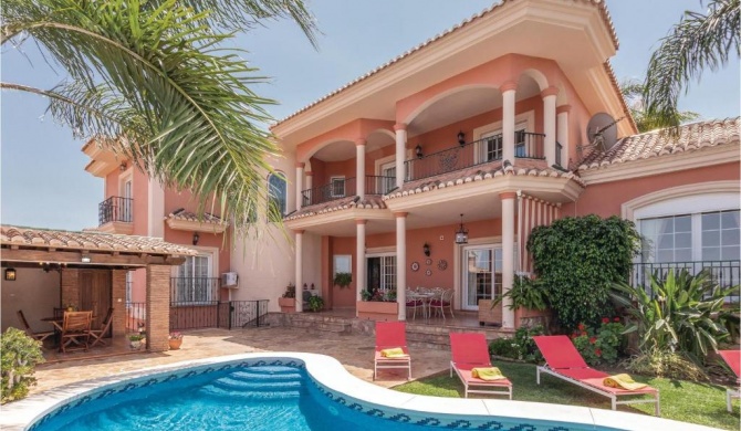 Nice home in Alhaurín el Grande w/ WiFi, Outdoor swimming pool and Heated swimming pool