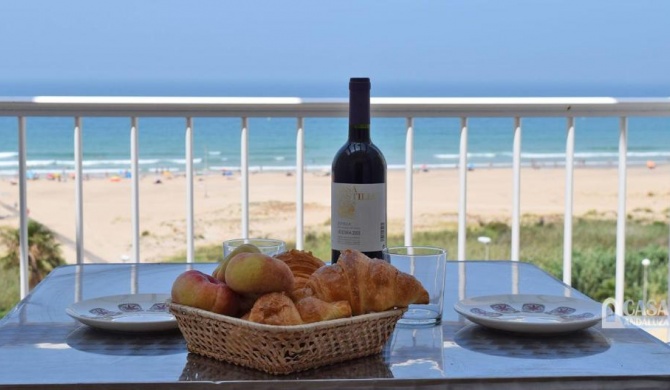 Beach-apartment with terrace and 180º sea view