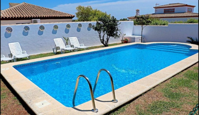 Bungalow Ramos, con piscina compartida