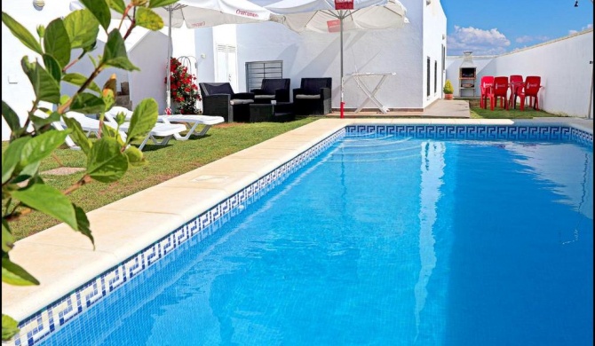 Chalet Chaparrillo con piscina