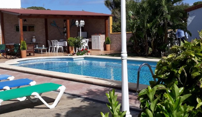 Chalet la Huerta con piscina y Wifi