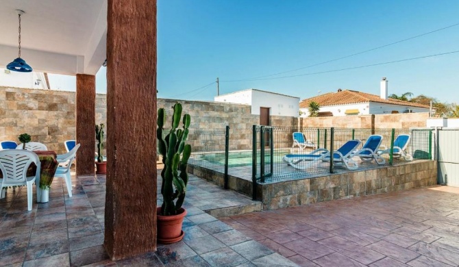 Chalet piscina privada SOLO familias y parejas RB2