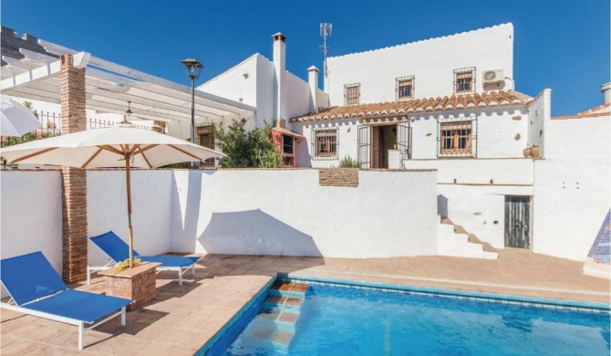 Stunning home in Almachar with 5 Bedrooms, WiFi and Outdoor swimming pool
