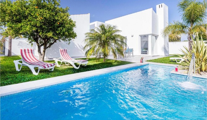 Nice home in Conil de la Frontera with 3 Bedrooms, Internet and Private swimming pool