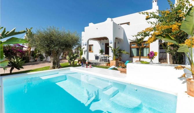 Beautiful home in Conil de la Frontera with 3 Bedrooms, Outdoor swimming pool and Swimming pool