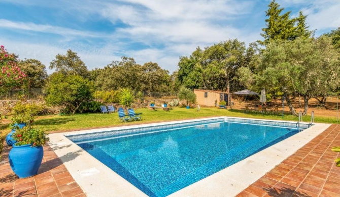 4 bedrooms villa with private pool and enclosed garden at Cortegana