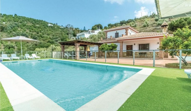 Amazing home in Cmpeta with 5 Bedrooms, WiFi and Swimming pool