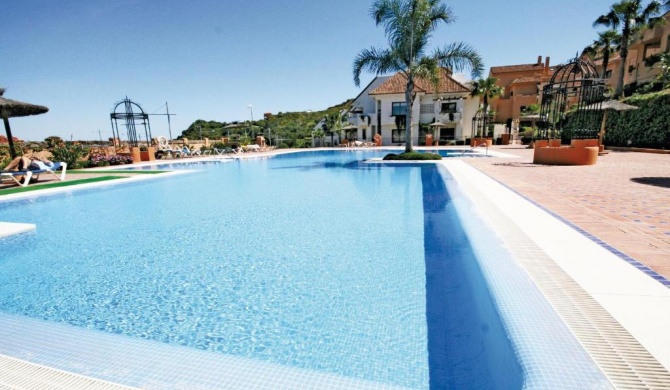 Nice apartment in Duquesa with 2 Bedrooms and Outdoor swimming pool