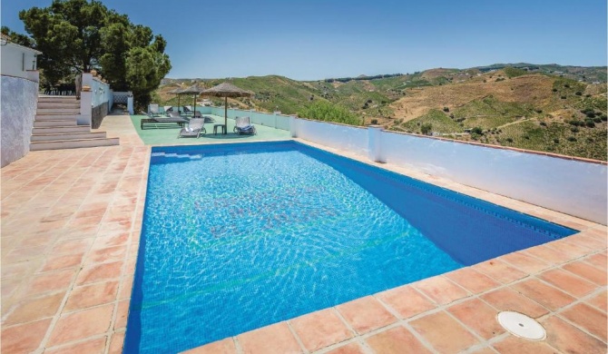 Stunning home in El Borge with 3 Bedrooms, WiFi and Outdoor swimming pool