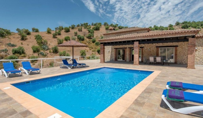 El Gastor Villa Sleeps 6 Air Con