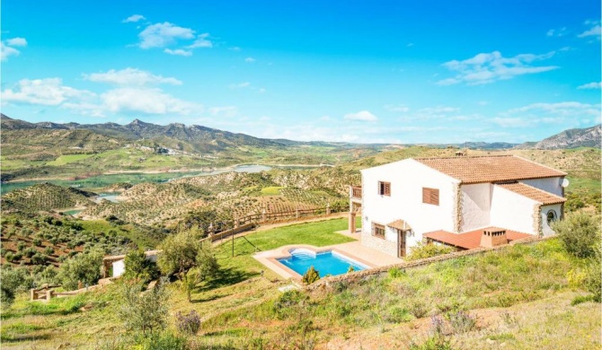 Awesome home in El Gastor with 4 Bedrooms, Private swimming pool and Outdoor swimming pool