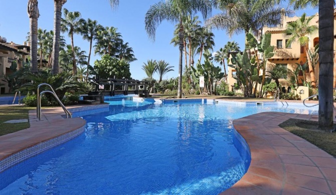 El Campanario Apartment - Pool View