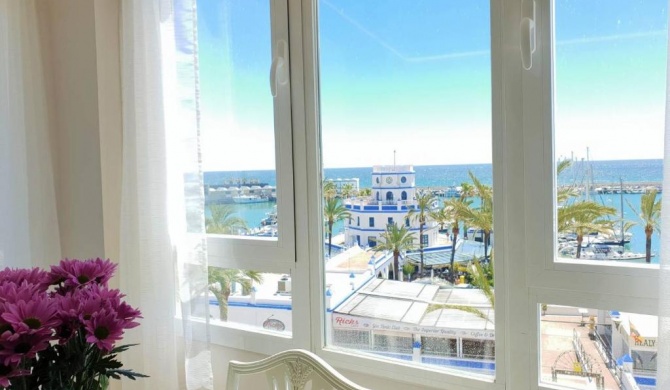 FANTASTIC APARTMENT B IN FRONT OF THE SEA & MARINA