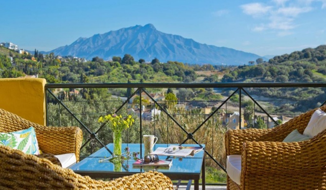 Los Olivos 2 bedroom apartment - sleeps 6 Nr San Pedro/Estepona/Marbella