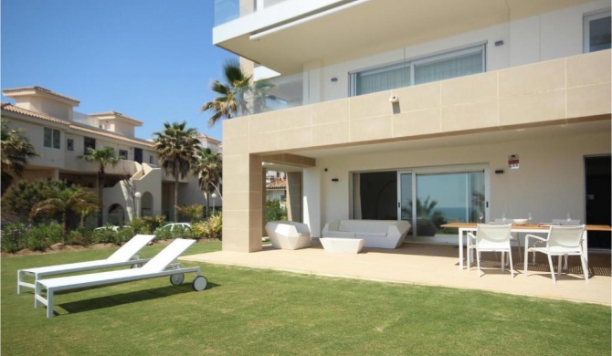 Awesome apartment in Estepona with WiFi, Heated swimming pool and Swimming pool