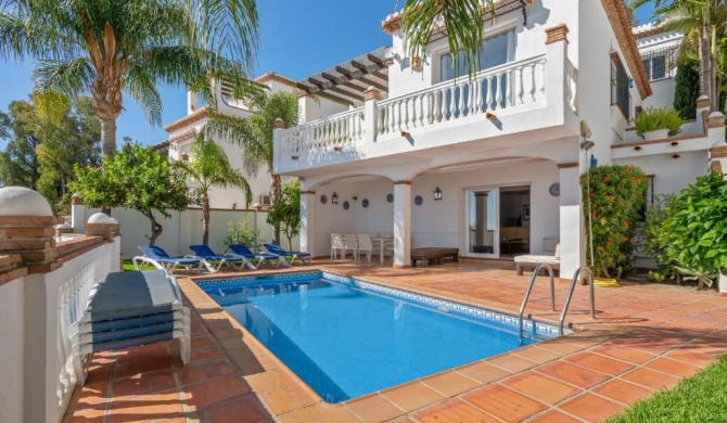 4 bedrooms house at Almunecar 400 m away from the beach with sea view private pool and furnished terrace