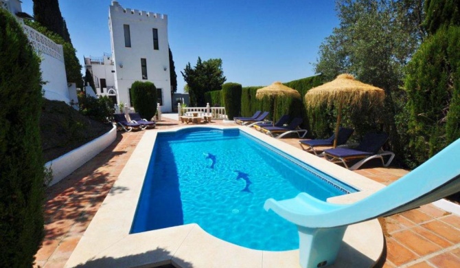 Fuengirola Villa Sleeps 10 Pool Air Con WiFi