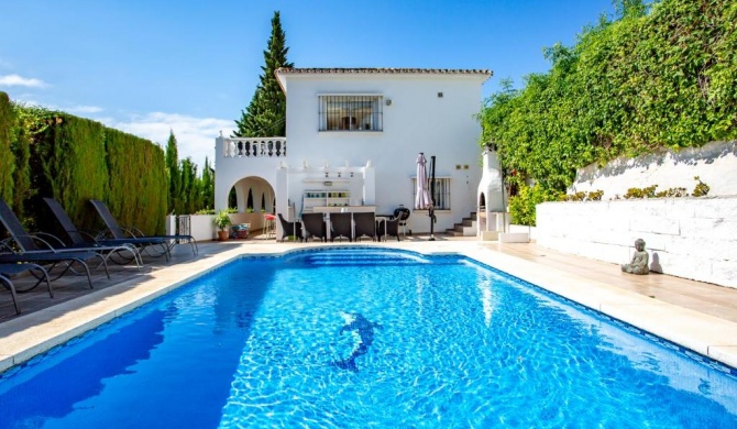 Fuengirola Villa Sleeps 8 Pool Air Con WiFi