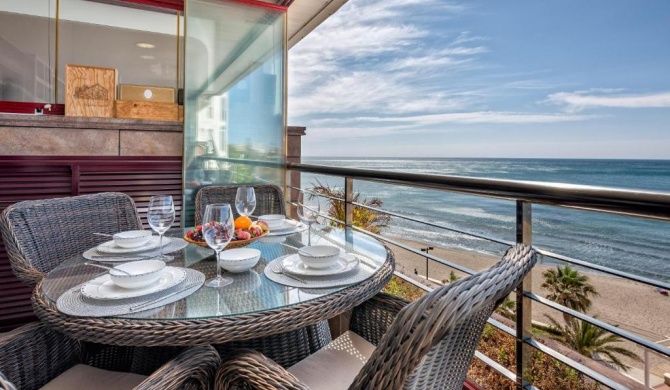 Magnificent 1st Line Beach Condo, Panoramic Sea Views