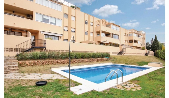 Amazing apartment in Fuengirola with 2 Bedrooms, WiFi and Outdoor swimming pool