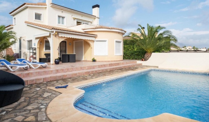 Beautiful villa in Gata de Gorgos with private pool