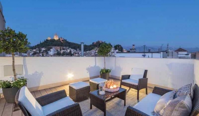 Chezmoihomes Luxury Plaza Nueva Penthouse