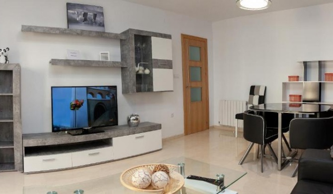 IMPECABLE APARTAMENTO EN EL CENTRO DE GRANADA